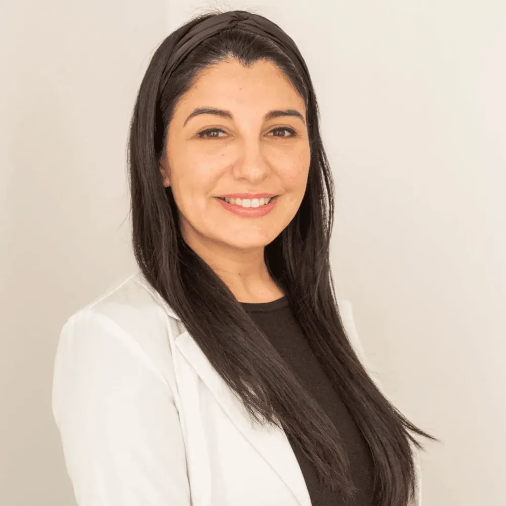 Dra. Romina Mora - Directora y Estética Orofacial