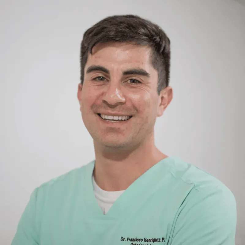 Dr. Francisco Henríquez - Ortodoncista