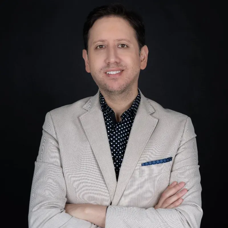 Dr. Humberto Velásquez - Implantología y Cirugía